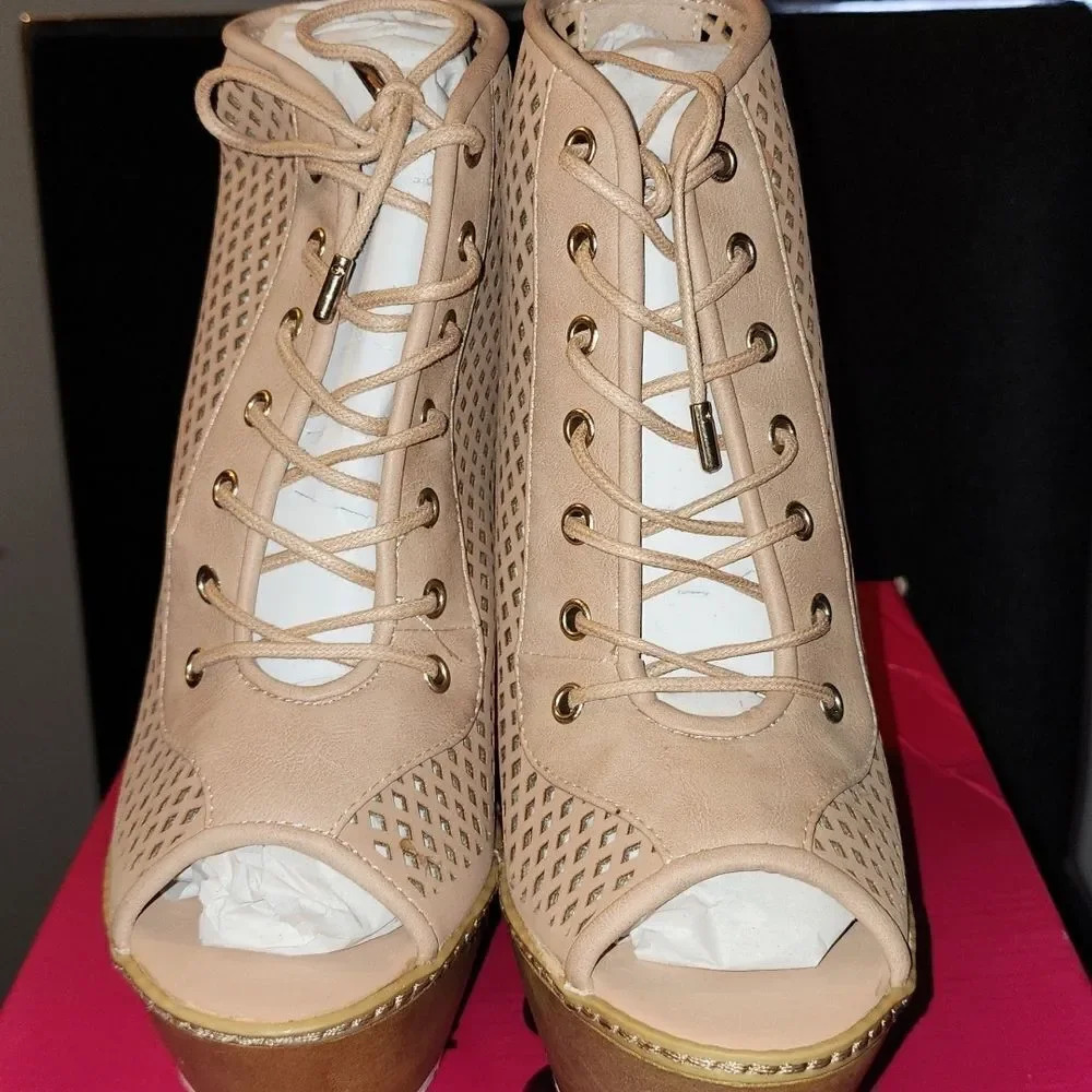 Dollhouse Component PeepToe  Bootie NWT
